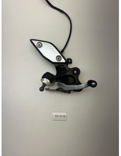Platine de repose pieds avant droit origine YAMAHA FZ8 2011 - 2015