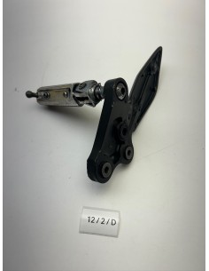 Platine de repose pieds avant gauche origine YAMAHA FZ8 2011 - 2015 2