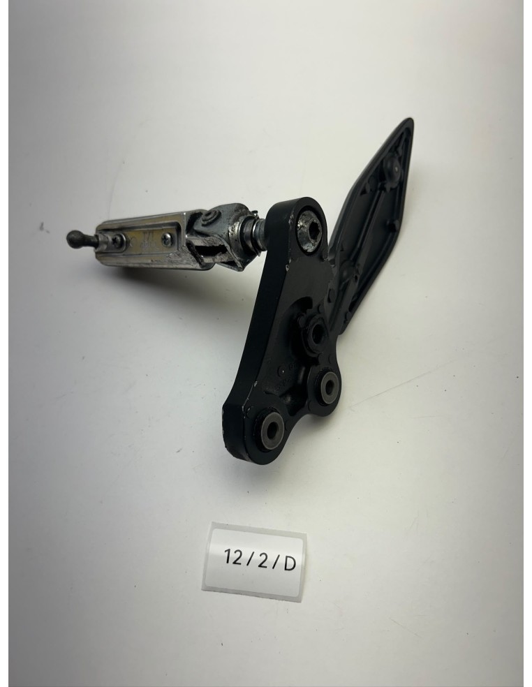 Platine de repose pieds avant gauche origine YAMAHA FZ8 2011 - 2015