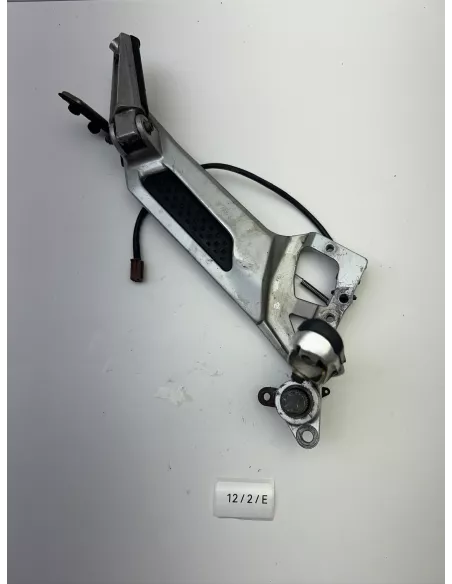 Platine de repose pieds avant et arrière droits origine YAMAHA FJR 1300 2006 - 2011