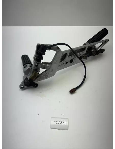 Platine de repose pieds avant et arrière droits origine YAMAHA FJR 1300 2006 - 2011