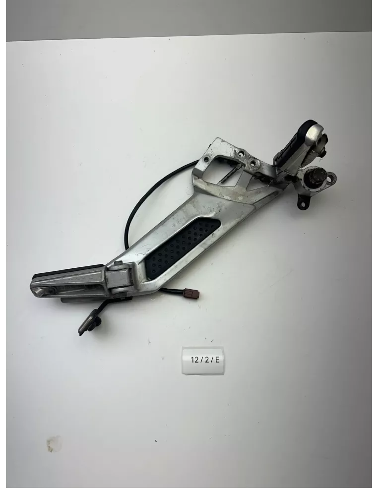 Platine de repose pieds avant et arrière droits origine YAMAHA FJR 1300 2006 - 2011