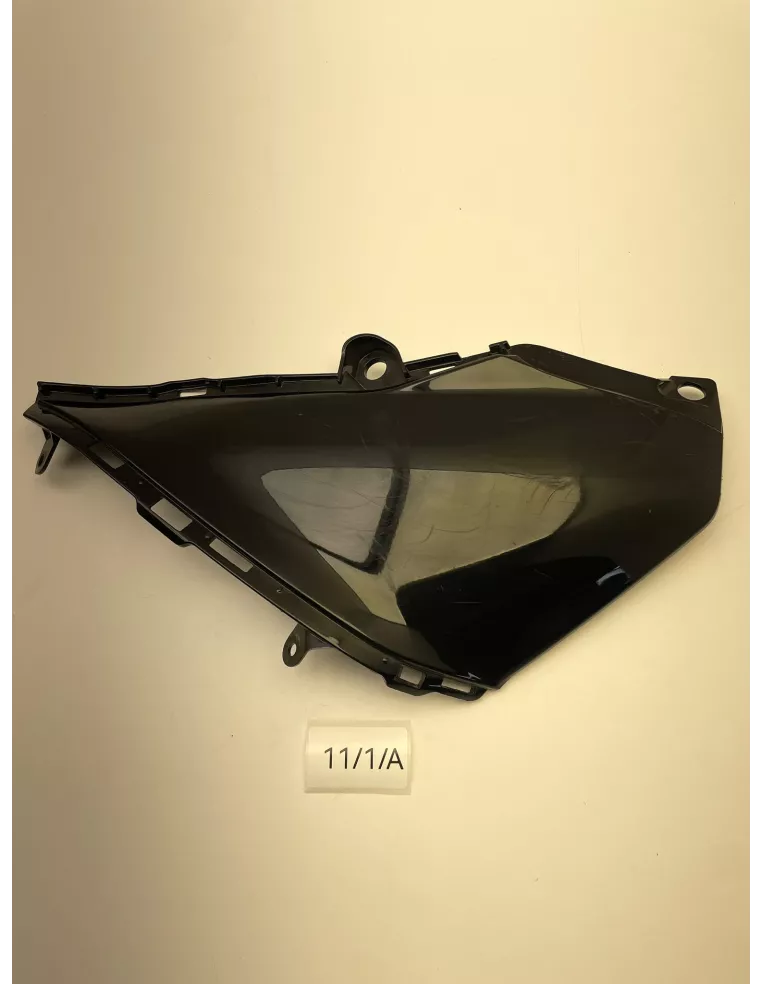 Carénage sous réservoir droit origine YAMAHA MT 03 2016 - 2019
