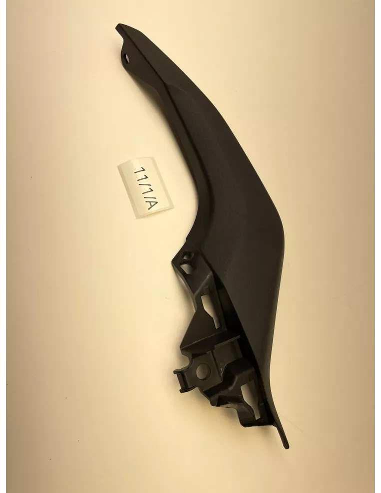 Carénage supérieur droit du réservoir YAMAHA TRACER 900 2021 - 2024