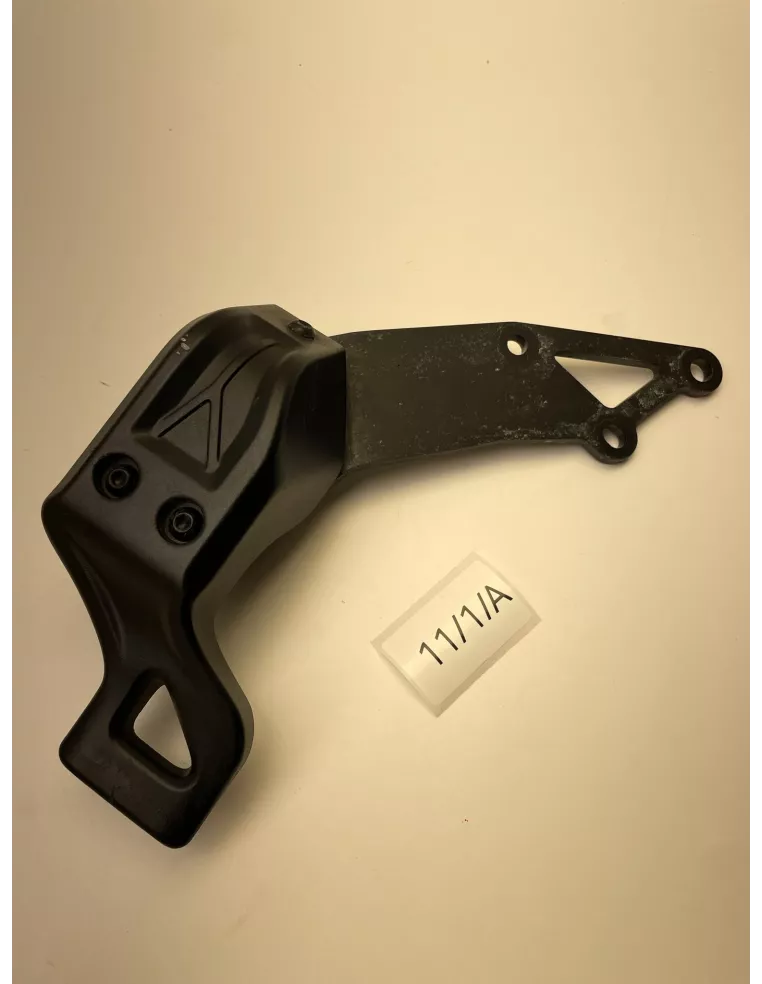 Support inférieur droit pour valises latérales YAMAHA TRACER 900 / TRACER 900 GT 2021 - 2025