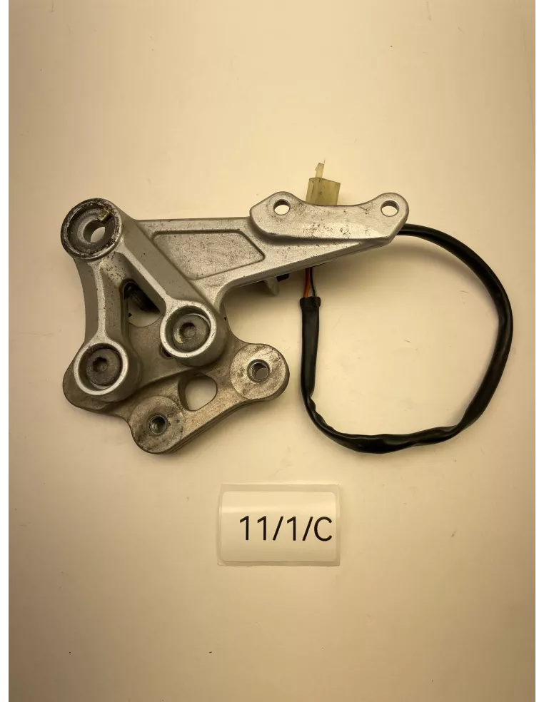 Platine de repose pieds avant droite origine SUZUKI GSX-R 1000 2009 - 2014