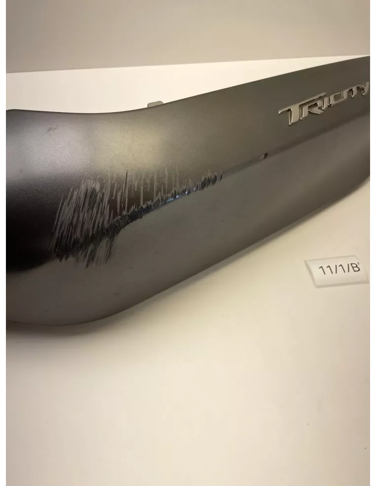 Flanc de selle gauche origine YAMAHA 300 TRICITY 2020 - 2025