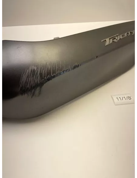Flanc de selle gauche origine YAMAHA 300 TRICITY 2020 - 2025