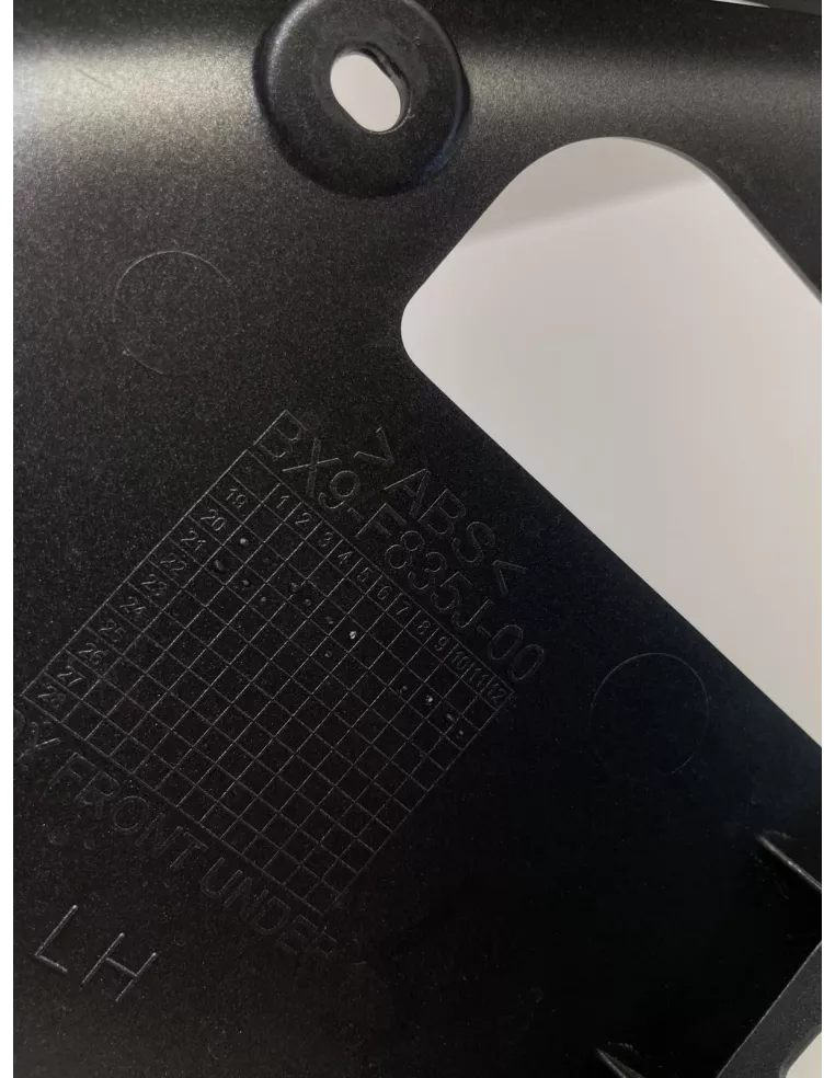 Cache latéral avant gauche origine YAMAHA 300 TRICITY 2020 - 2025