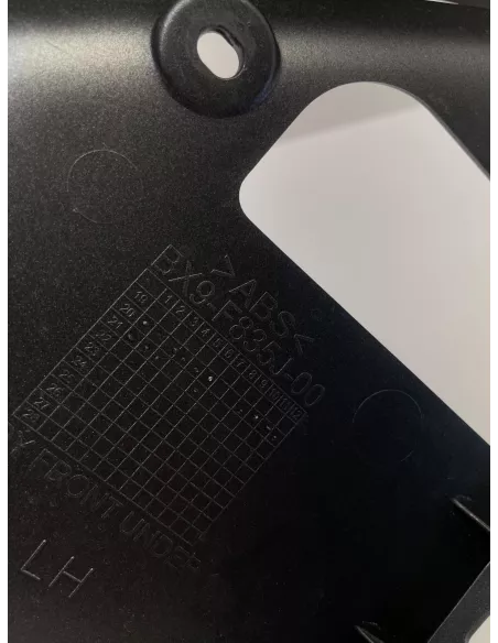 Cache latéral avant gauche origine YAMAHA 300 TRICITY 2020 - 2025