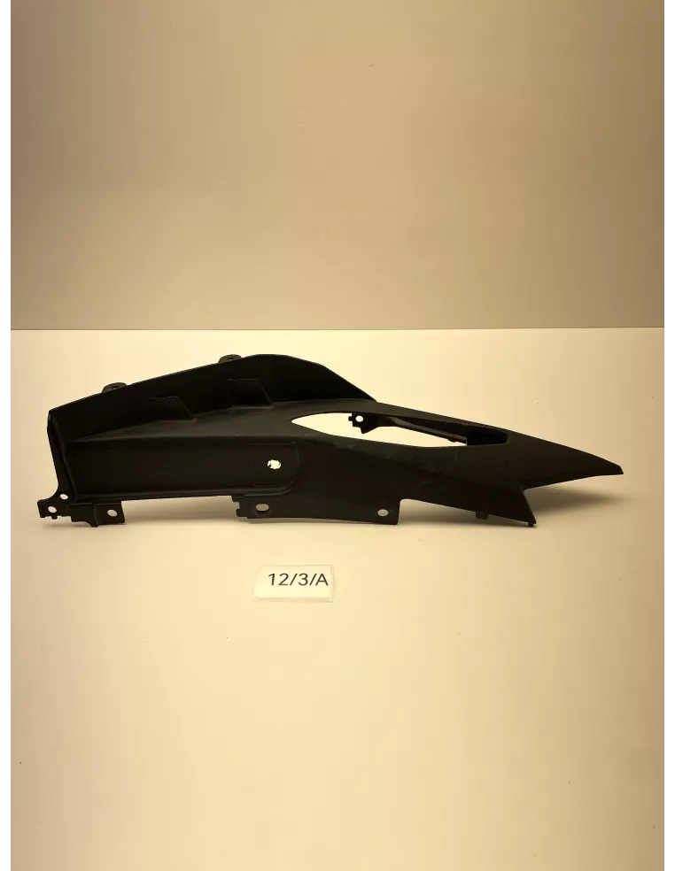 Cache carénage arrière gauche origine YAMAHA MT 09 2017 - 2020