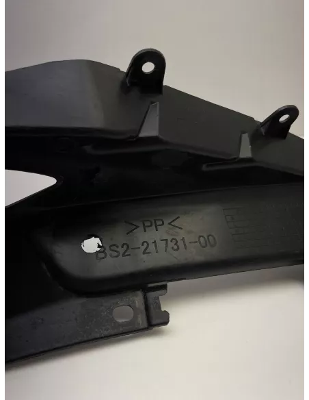 Flanc de selle droit origine YAMAHA MT 09 2017 - 2020