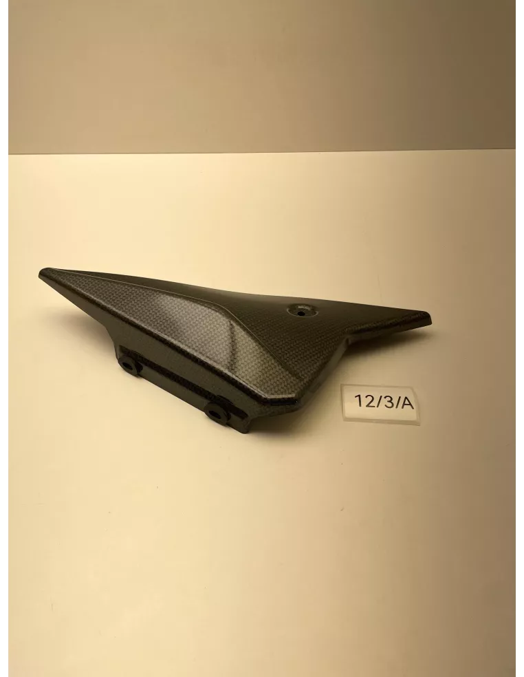 Cache carbone sous selle côté droit YAMAHA MT 09 2014 - 2020