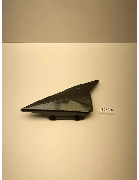 Cache carbone sous selle côté droit YAMAHA MT 09 2014 - 2020