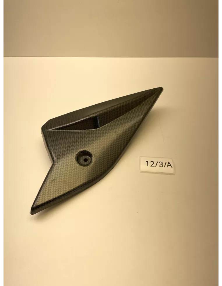 Cache carbone sous selle côté droit YAMAHA MT 09 2014 - 2020