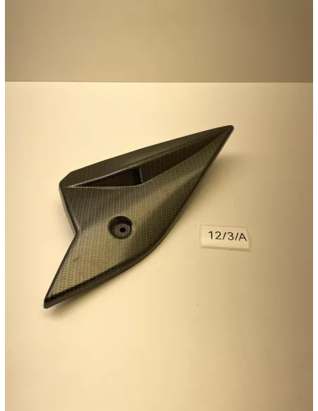 Cache carbone sous selle côté droit YAMAHA MT 09 2014 - 2020