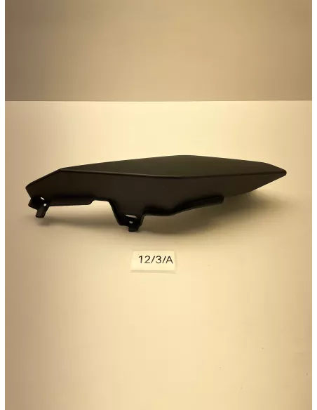 Flanc de selle gauche origine YAMAHA MT 09 2014 - 2016