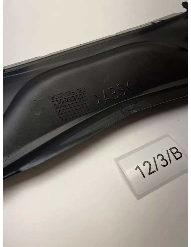 Carénage entre selles origine YAMAHA R3 2015 - 2024