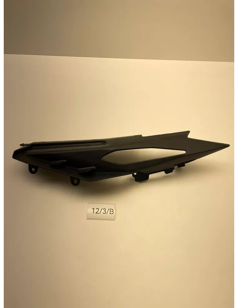 Cache carénage arrière droit origine YAMAHA MT 09 2017 - 2020
