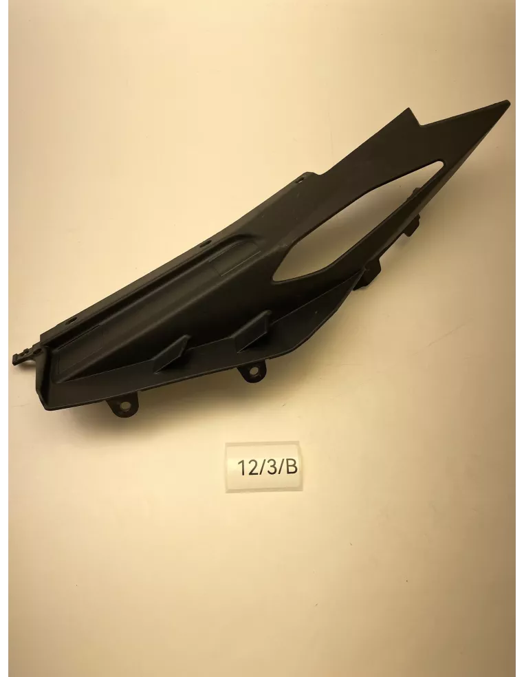 Cache carénage arrière droit origine YAMAHA MT 09 2017 - 2020