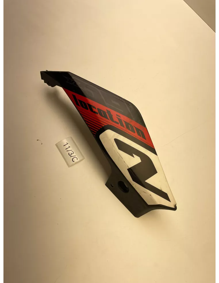 Flanc de selle droit origine YAMAHA MT 09 2014 - 2016