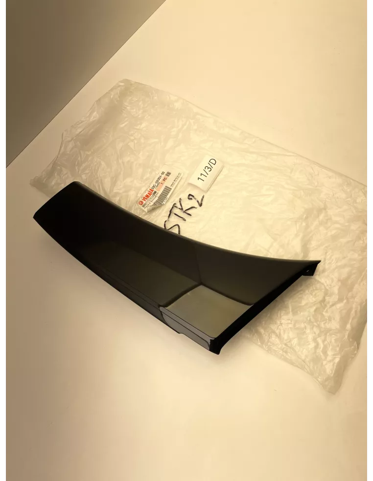 Panneau latéral droit origine YAMAHA TMAX 530 2012 - 2016