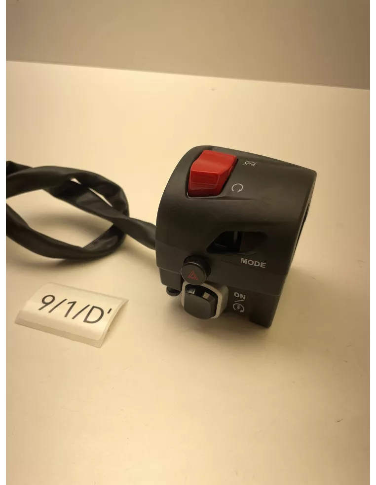Commodo droit origine YAMAHA TMAX 530 2017 - 2019 - occasion (photo 4)