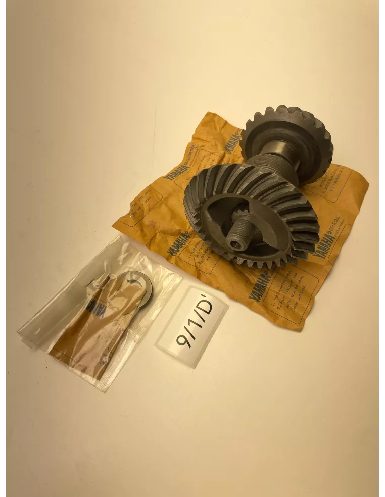 Pignon de transmission intermédiaire origine YAMAHA VMAX 1200 1985 - 2007