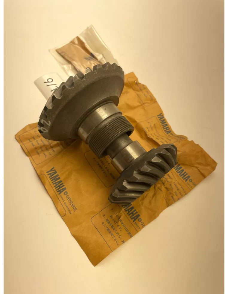 Pignon de transmission intermédiaire origine YAMAHA VMAX 1200 1985 - 2007