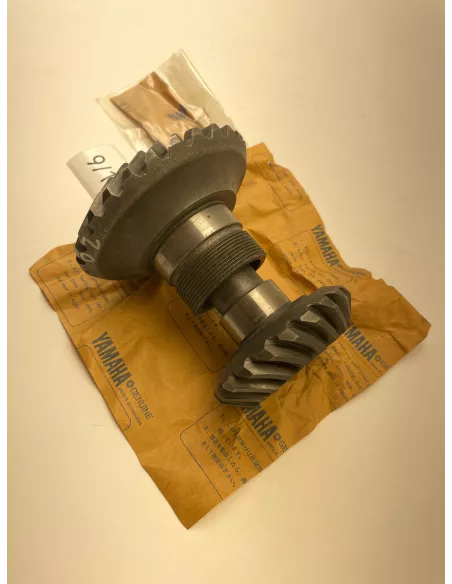 Pignon de transmission intermédiaire origine YAMAHA VMAX 1200 1985 - 2007