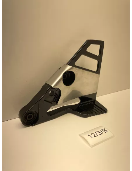 Platine de repose pieds avant gauche origine YAMAHA FZ 750 1985 - 1991 - occasion (photo 3)