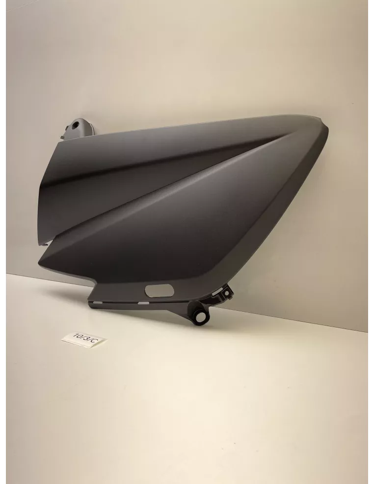 Carénage latéral droit origine noir YAMAHA TMAX 530 2012 - 2014 - occasion (photo 2)