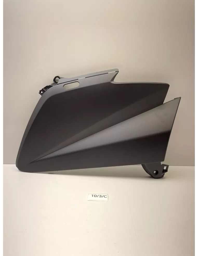 Carénage latéral droit origine noir YAMAHA TMAX 530 2012 - 2014 - occasion (photo 4)