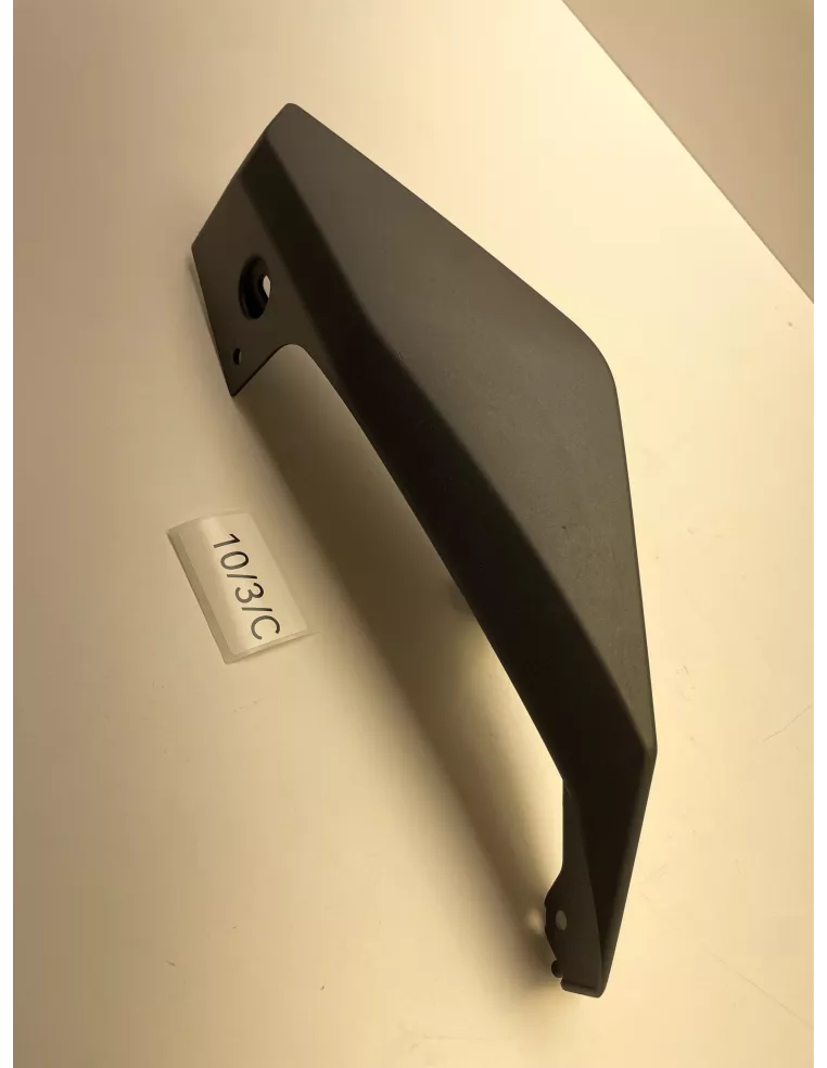 Flanc de selle gauche origine YAMAHA MT 09 / MT-09 2014 - 2016 - occasion (photo 6)