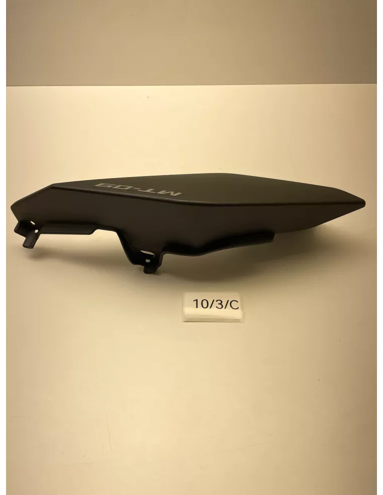 Flanc de selle gauche origine YAMAHA MT 09 / MT-09 2014 - 2016 - occasion (photo 6)
