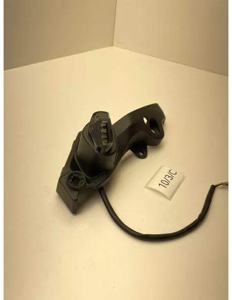 Support de phare droit origine (avec clignotant) YAMAHA MT 09 2014 - 2016 - occasion (photo 5)