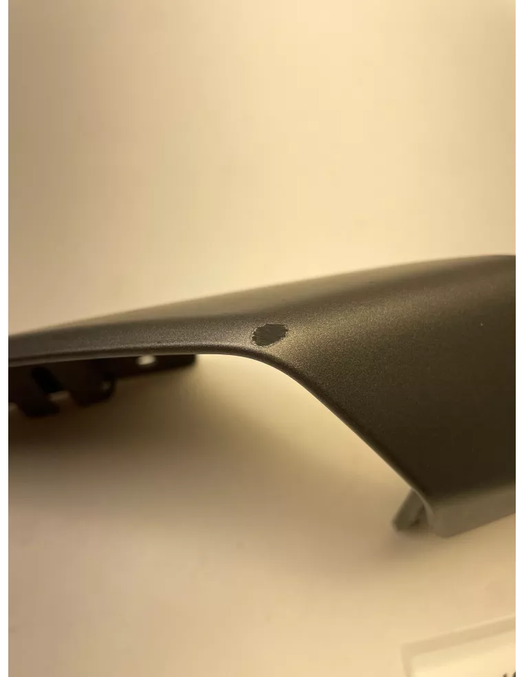 Flanc de selle droit origine noir YAMAHA MT 07 2018 - 2020 - occasion (photo 3)