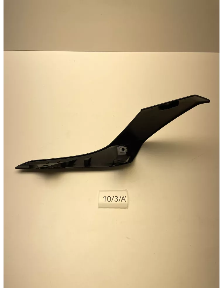 Flanc de selle droit origine noir YAMAHA MT 07 2018 - 2020 - occasion (photo 5)