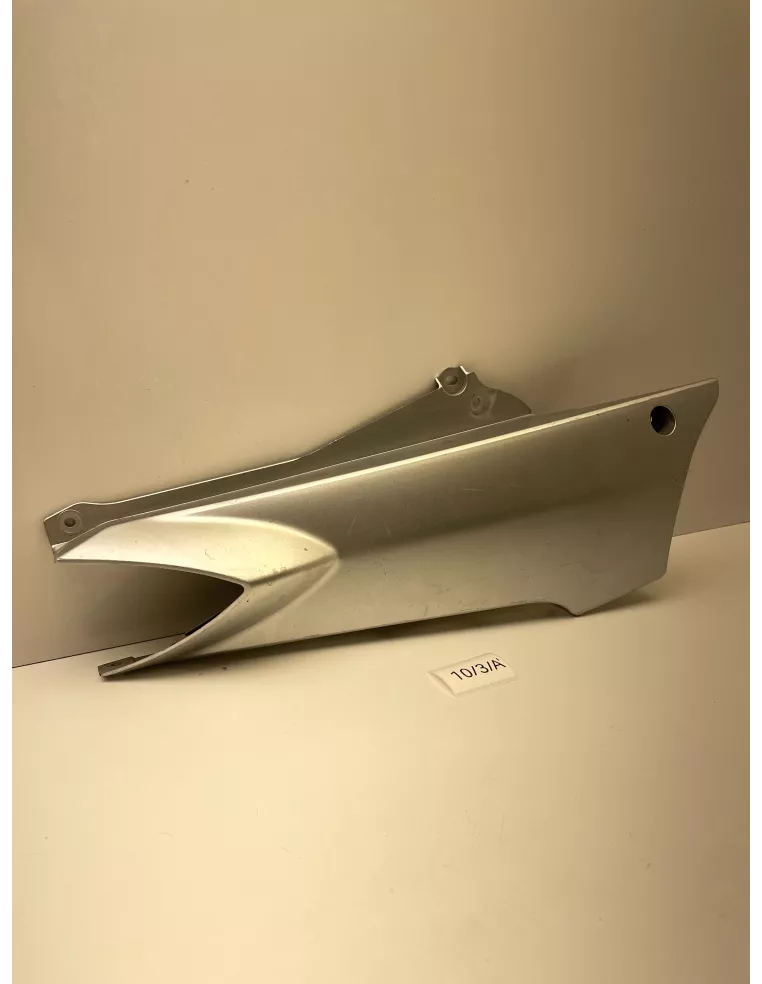 Flanc latéral gauche sous selle origine gris YAMAHA FJR 1300  2001 - 2005 - occasion