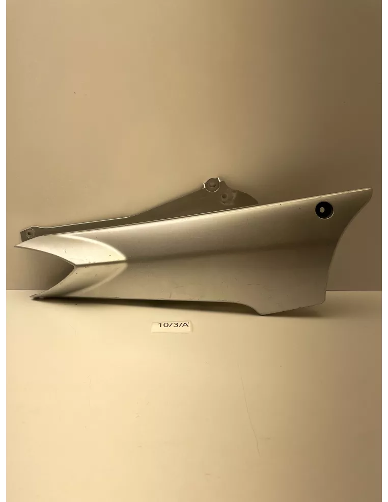 Flanc latéral gauche sous selle origine gris YAMAHA FJR 1300  2001 - 2005 - occasion (photo 2)