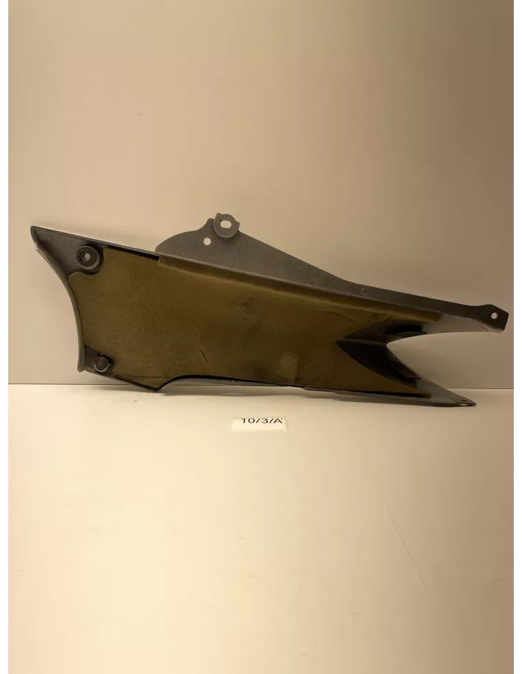 Flanc latéral gauche sous selle origine gris YAMAHA FJR 1300  2001 - 2005 - occasion (photo 4)