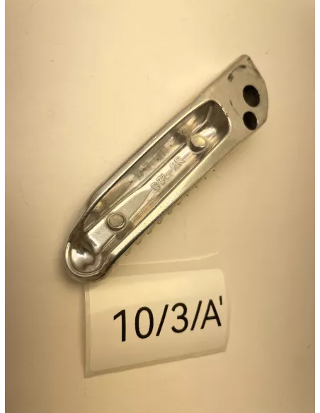 Repose pieds droit origine YAMAHA R1 2020 - 2025 - occasion (photo 4)