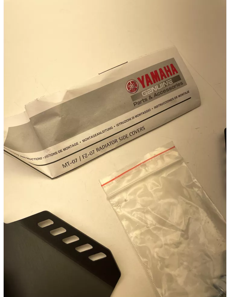 Caches latéraux de radiateurs YAMAHA MT 07 2014 - 2017 - occasion (photo 6)