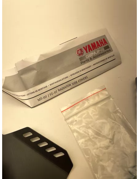 Caches latéraux de radiateurs YAMAHA MT 07 2014 - 2017 - occasion (photo 6)