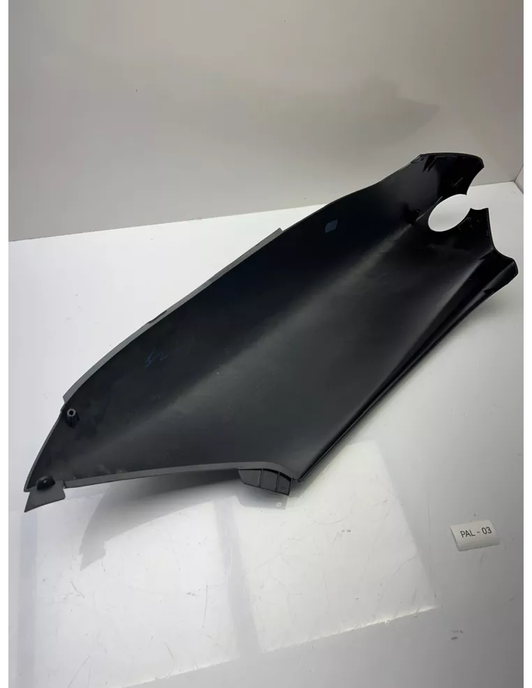 Cache latéral arrière gauche origine YAMAHA MAJESTY 125 2001 - 2007 – 5NR-F1731-00-P1
