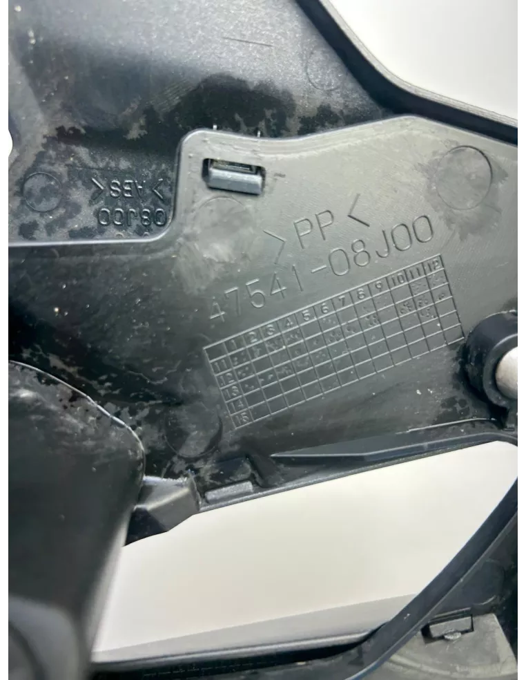 Carénage avant gauche origine SUZUKI GSR 750 2011 - 2016 – 47541-08J00