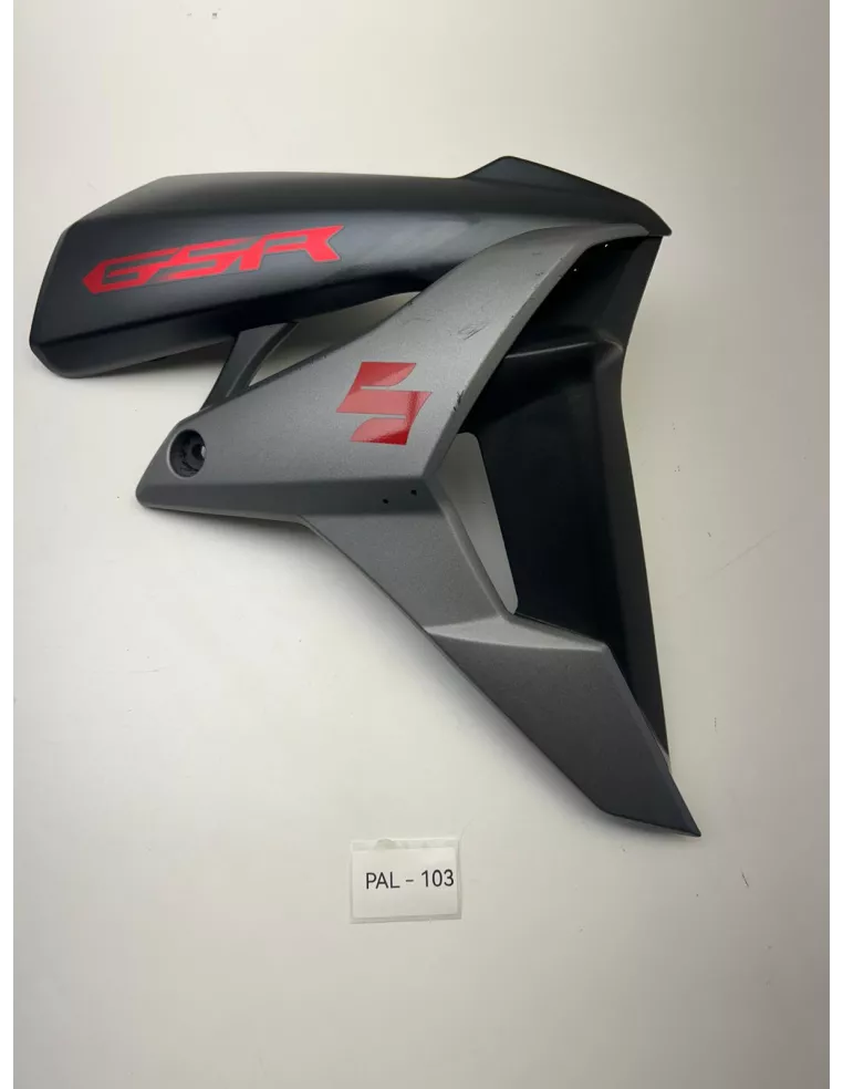 Carénage avant droit origine SUZUKI GSR 750 2011 - 2016 – 47531-08J00