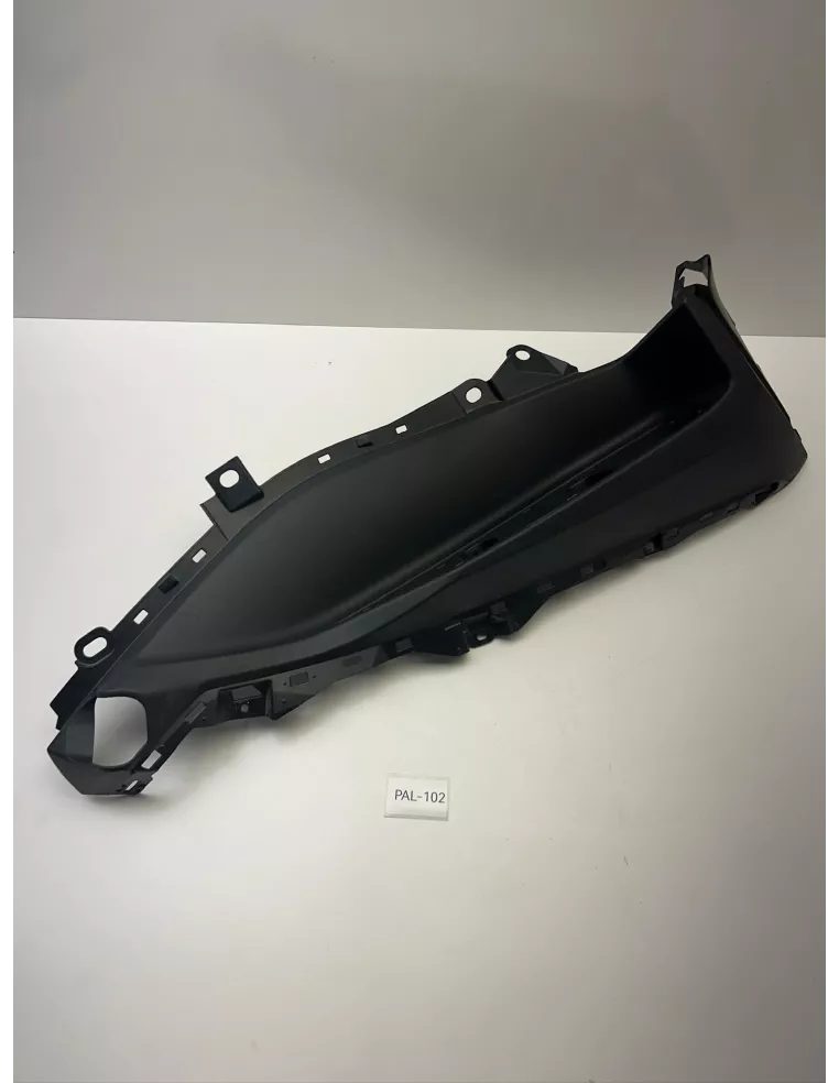 Demi marche pieds droit YAMAHA 125 X-MAX 2018 - 2023 – BL1-F7488-00