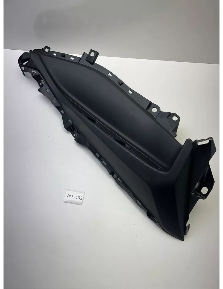 Demi marche pieds droit YAMAHA 125 X-MAX 2018 - 2023 – BL1-F7488-00