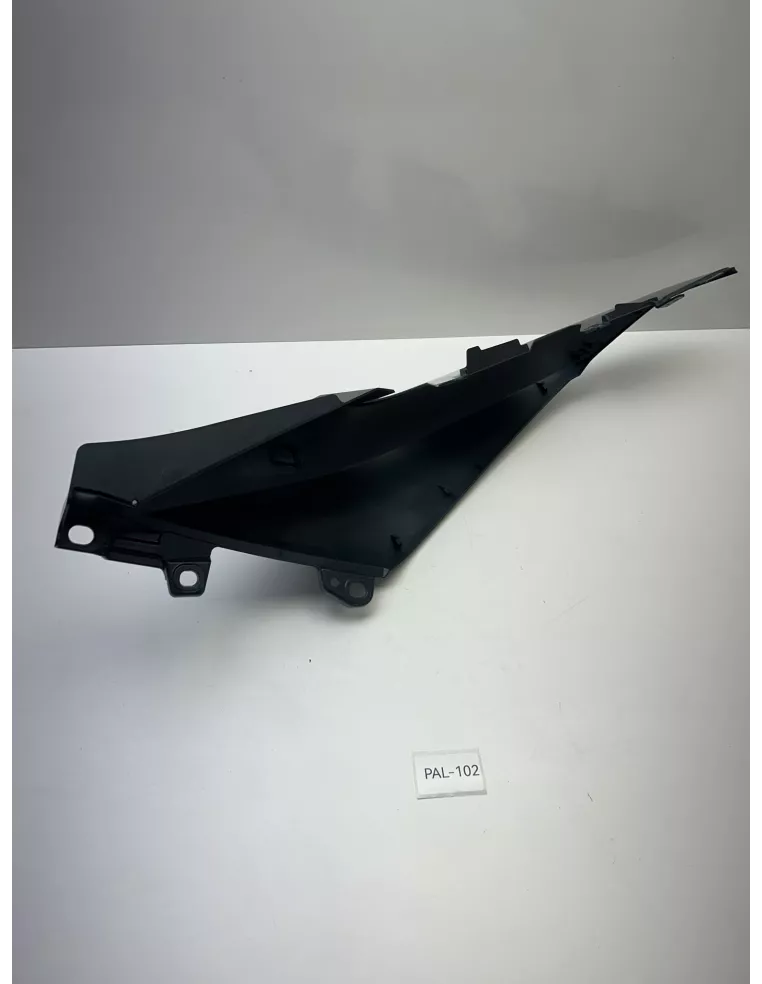 Flanc de selle droit origine YAMAHA XMAX 125 2018 - 2022 – BL1-F1741-00